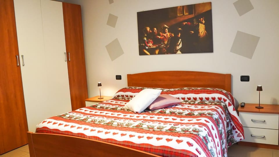 Bed, Decorative detail, wardrobe