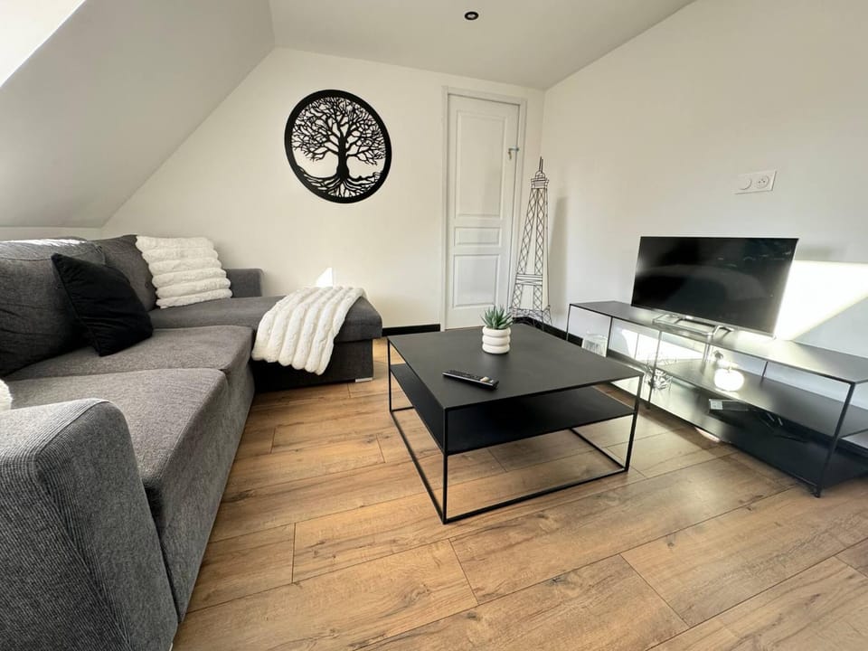 Communal lounge/ TV room, TV and multimedia, Living room, Seating area