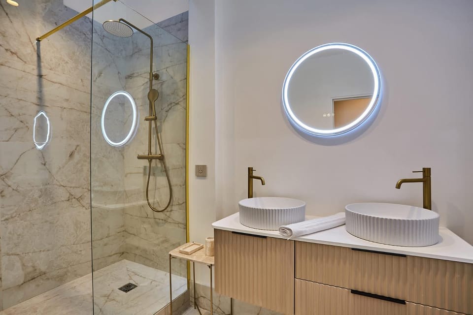 Shower, Bathroom