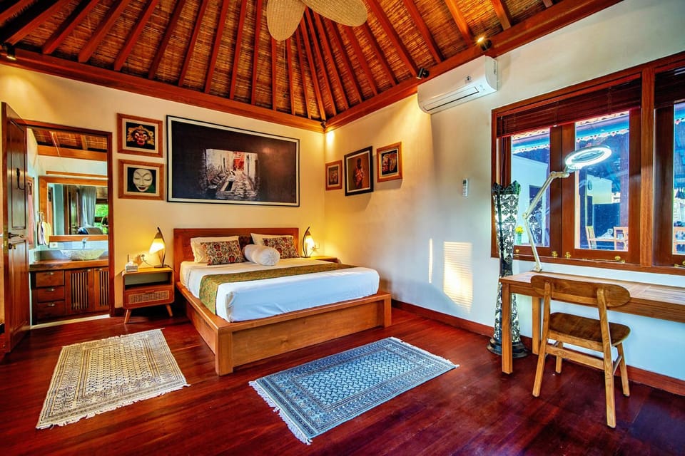 Bed, Bathroom, Bedroom
