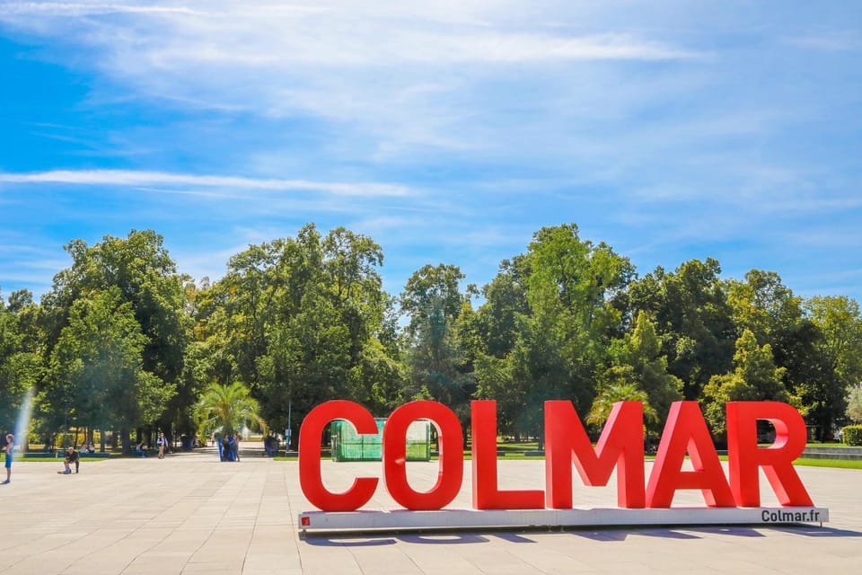 Nearby landmark, Day, Logo/Certificate/Sign