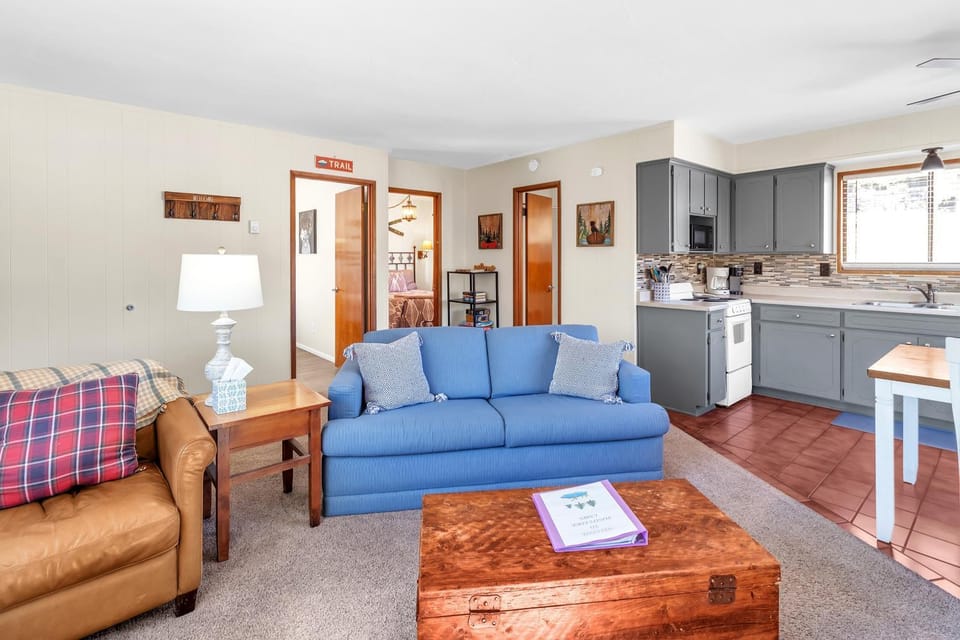Cozy Cabin Retreat with Scenic Views cabin Cabin in Greer