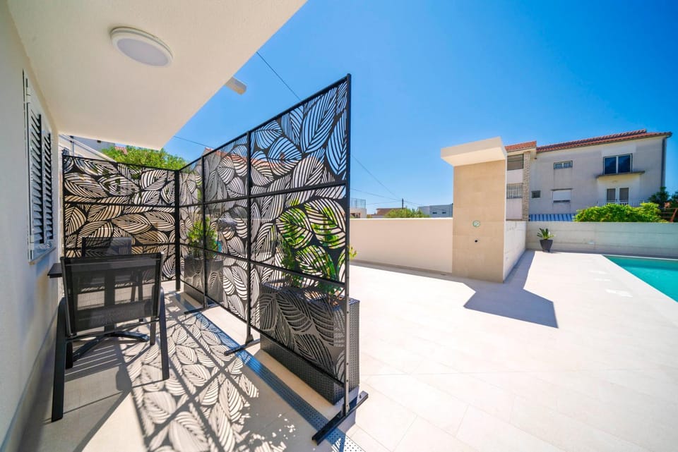 Patio, Day, Balcony/Terrace, Pool view, Swimming pool, sunbed