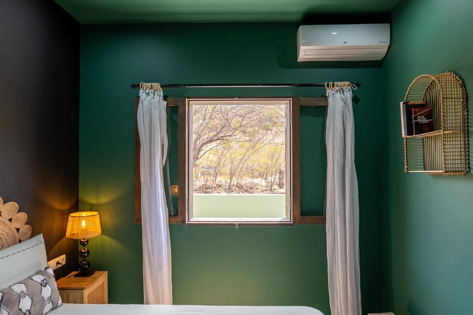 Bed, Photo of the whole room, Bedroom, air conditioner