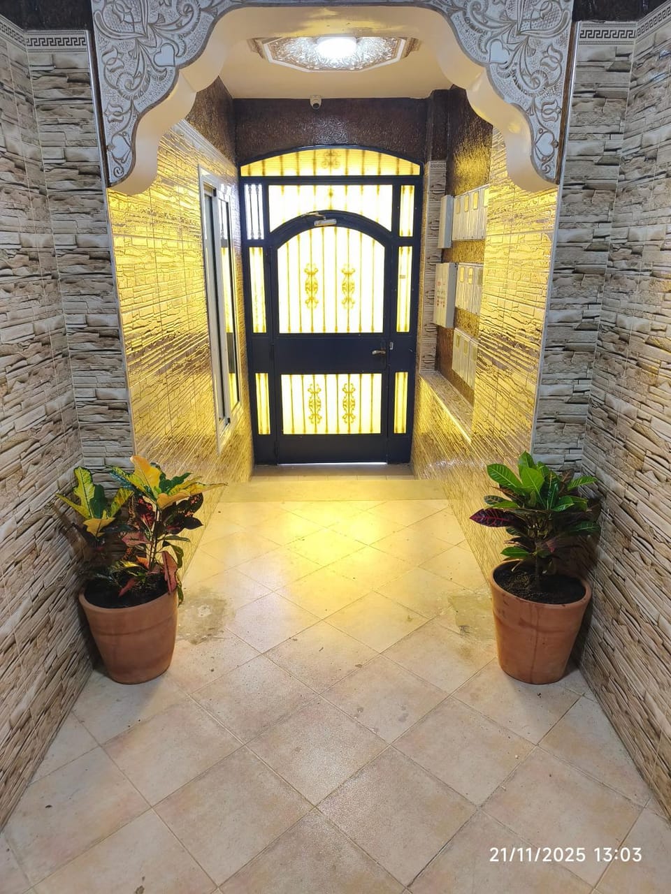 Facade/entrance