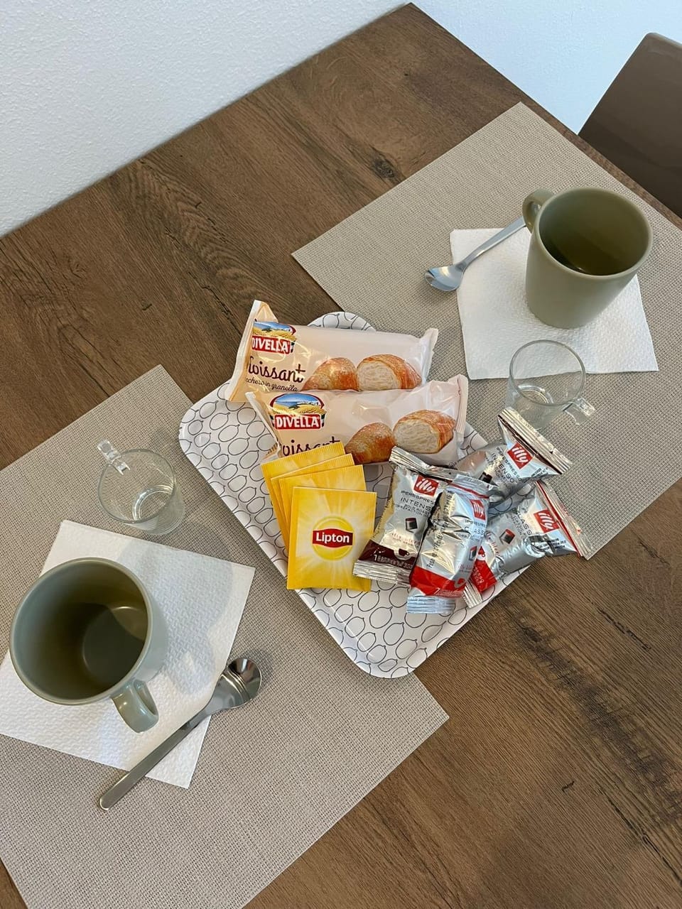 Food and drinks, Breakfast, Continental breakfast, Drinks