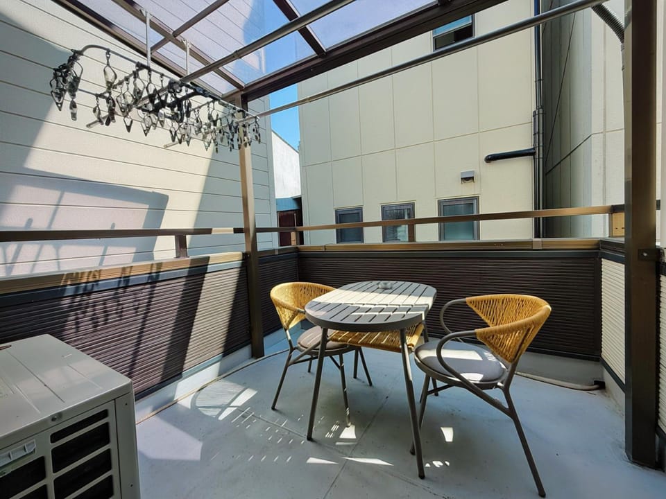 View (from property/room), Balcony/Terrace, Living room, Seating area, Dining area
