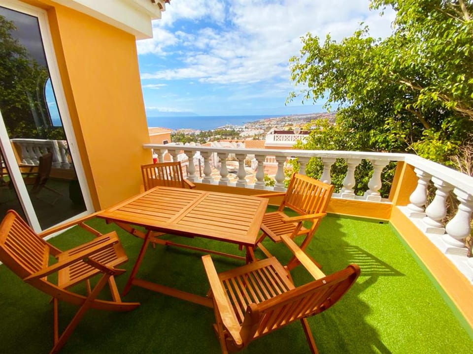 Balcony/Terrace, City view, Landmark view, Sea view, Quiet street view
