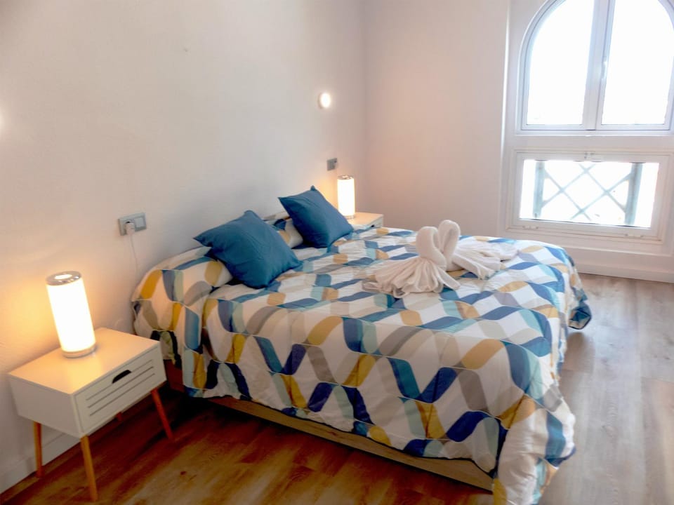 Bed, Bedroom
