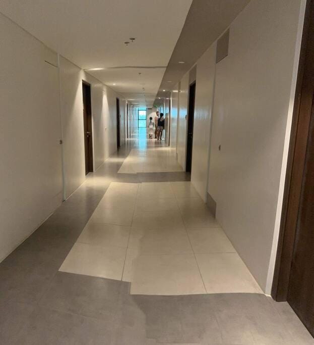 Tambuli Seaside Residences Tower C Seaview balcony pool 18mins Aiport Apartment in Lapu-Lapu City