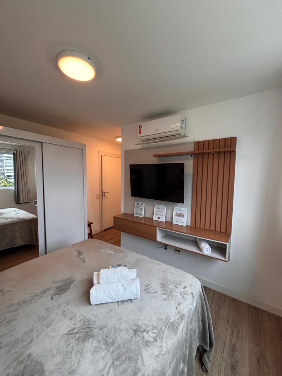 TV and multimedia, Bedroom, towels, air conditioner