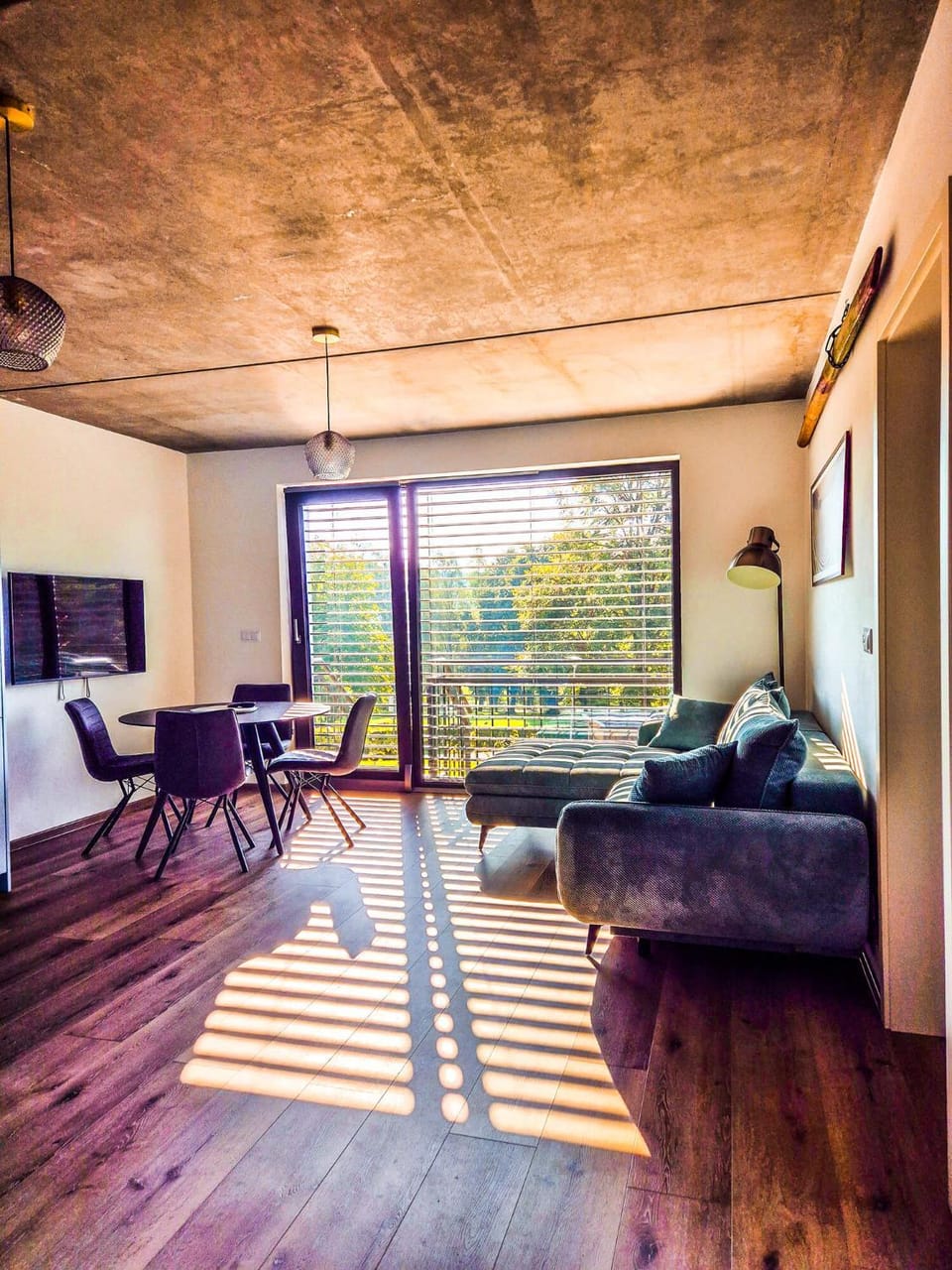 Communal lounge/ TV room, TV and multimedia, Living room, Dining area