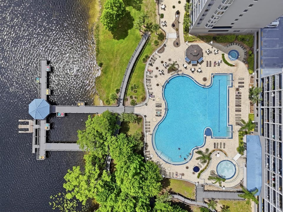 Bird's eye view, Swimming pool