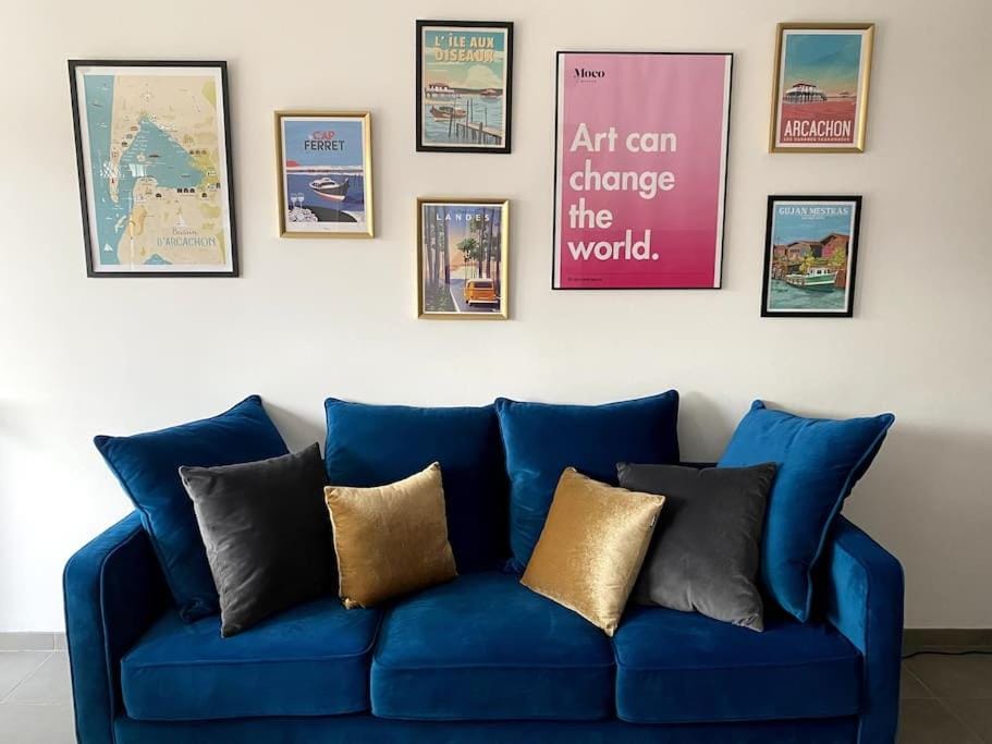 Communal lounge/ TV room, Living room
