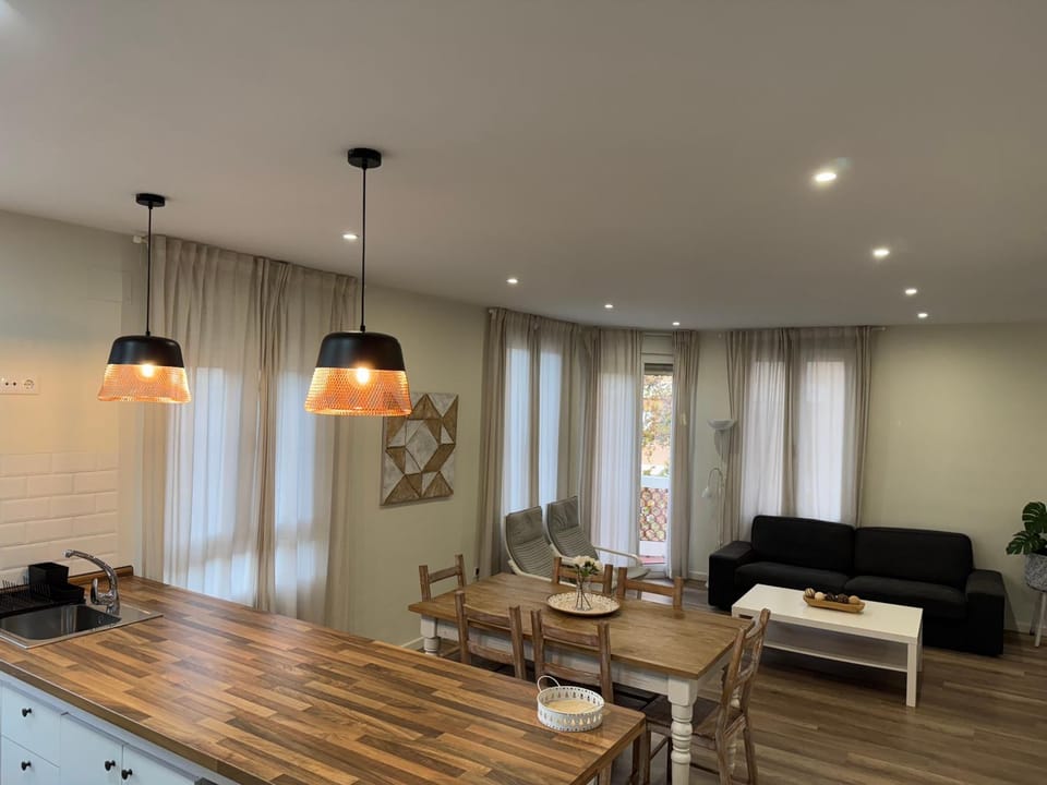 Living room, Dining area
