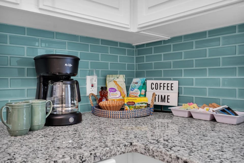 Coffee/tea facilities, Kitchen or kitchenette