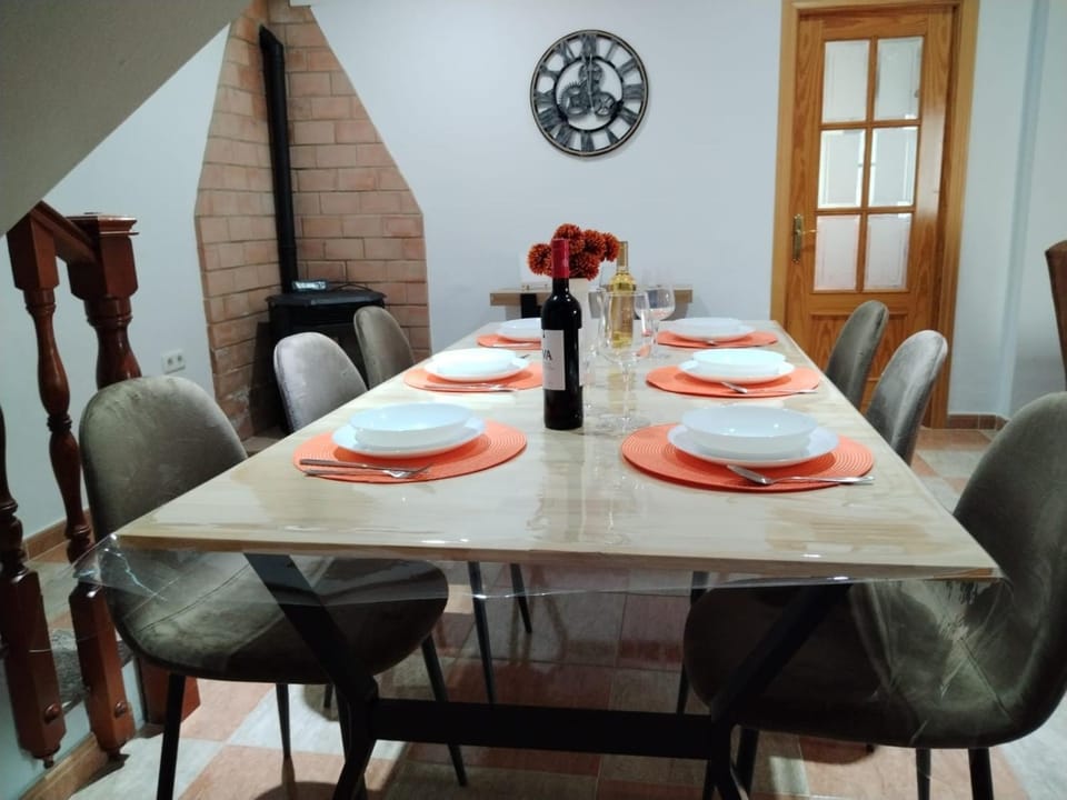 El Pantano de Brovales House in Extremadura, Spain