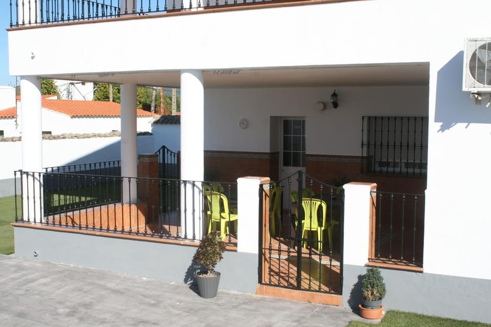 El Pantano de Brovales House in Extremadura, Spain
