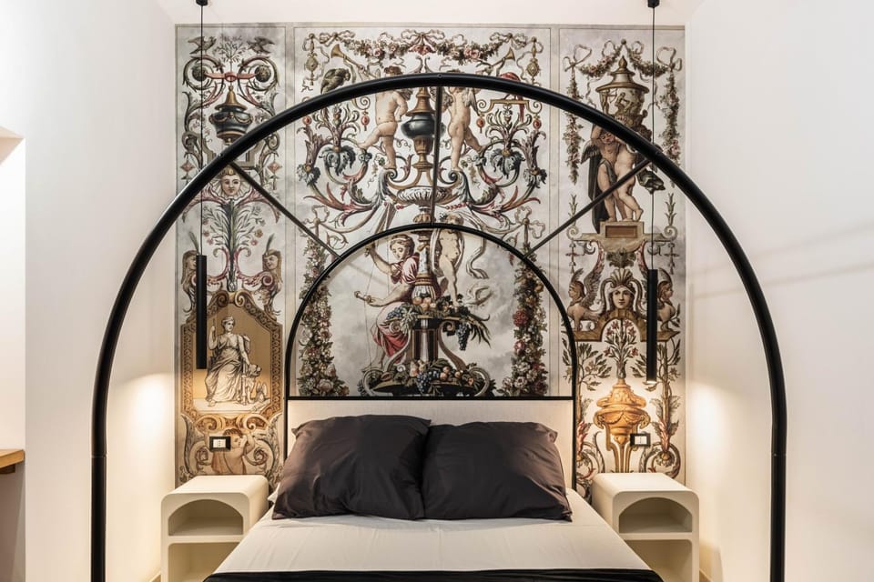 Bed, Photo of the whole room, Decorative detail, Bedroom