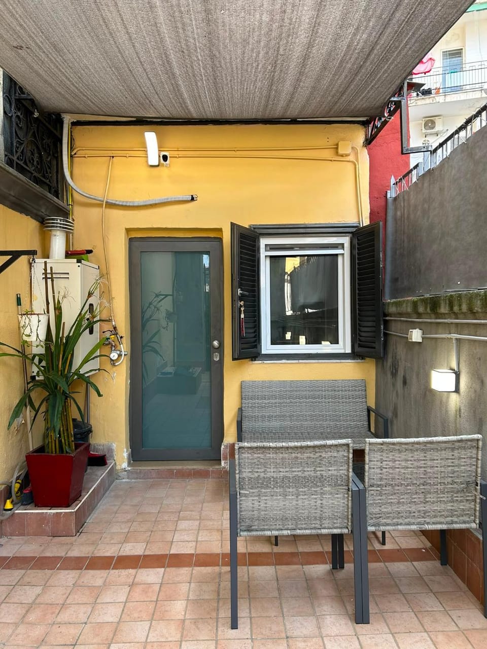 Facade/entrance