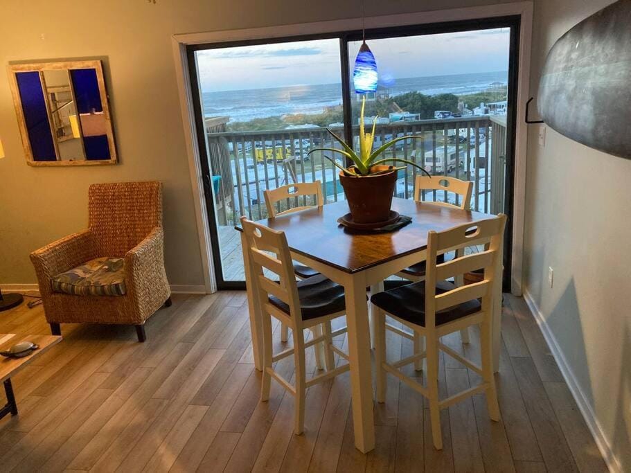 Jimmy's Beach Condo House in Emerald Isle
