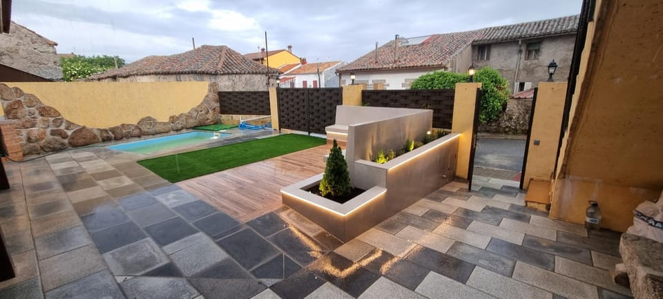 Patio, Swimming pool