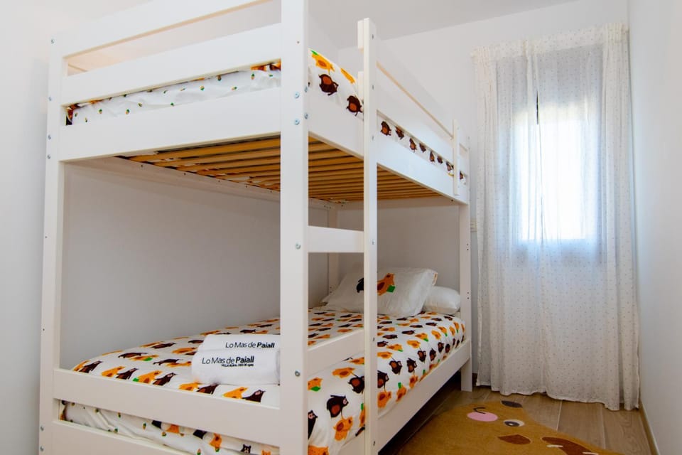 Photo of the whole room, Bedroom, bunk bed