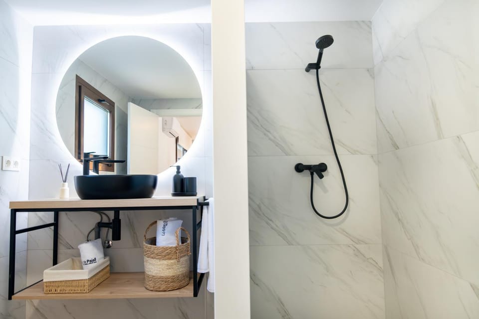 Shower, Bathroom, towels