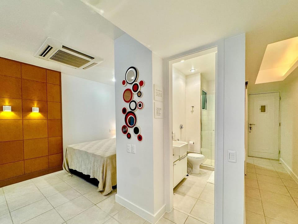 Bed, Bathroom