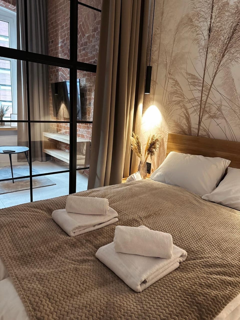 Bed, Photo of the whole room, Bedroom, towels