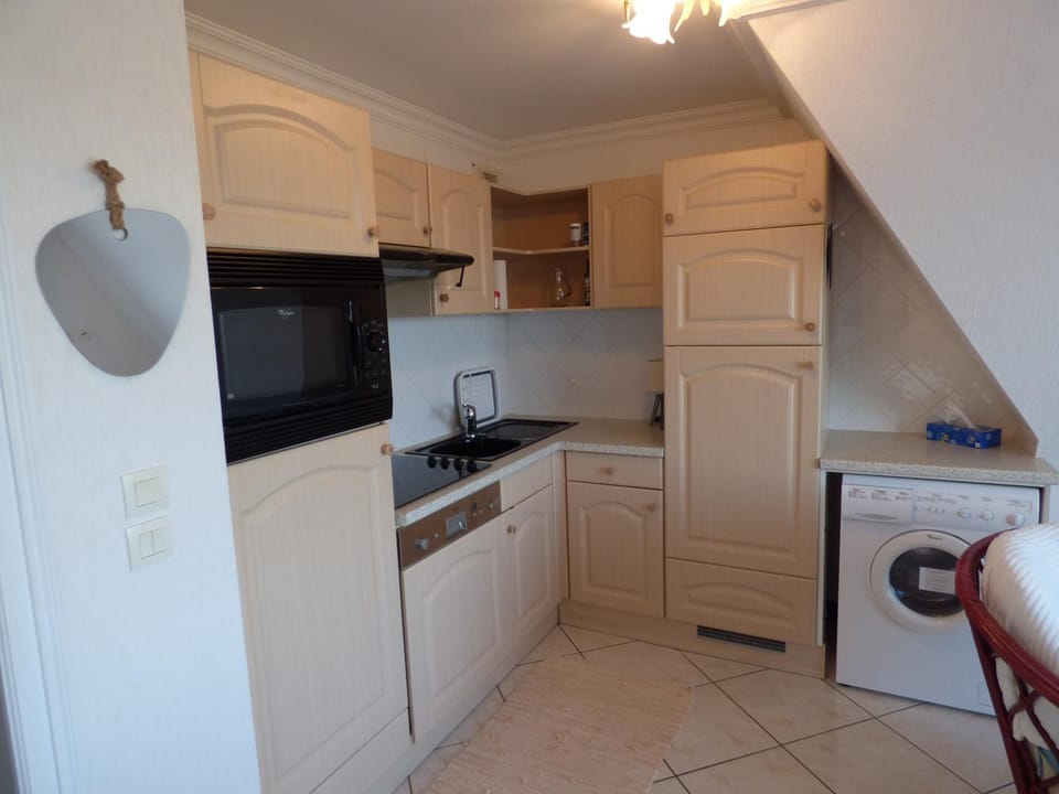 dishwasher, stove, washing machine, kitchen