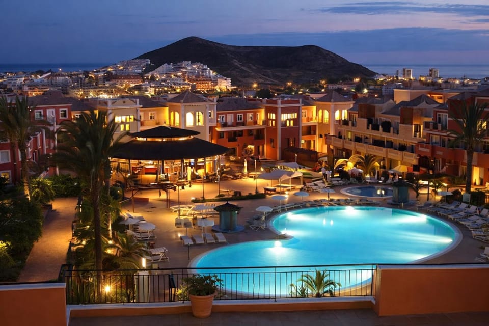 Mountain view, Pool view, Swimming pool, Quiet street view