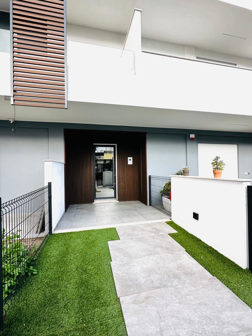 Facade/entrance