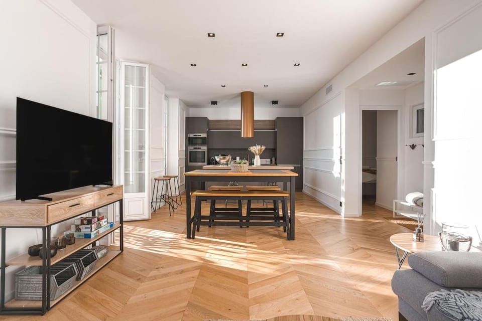 Syssi - 3 Chambres avec salles de bains, spacieux, calme, moderne, idéal congrès Apartment in Cannes