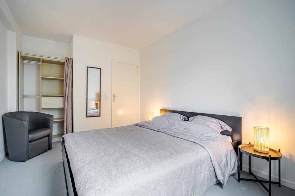 Bed, Bedroom