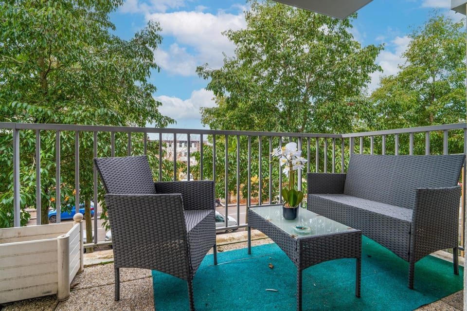 Patio, Balcony/Terrace, Living room, Garden view