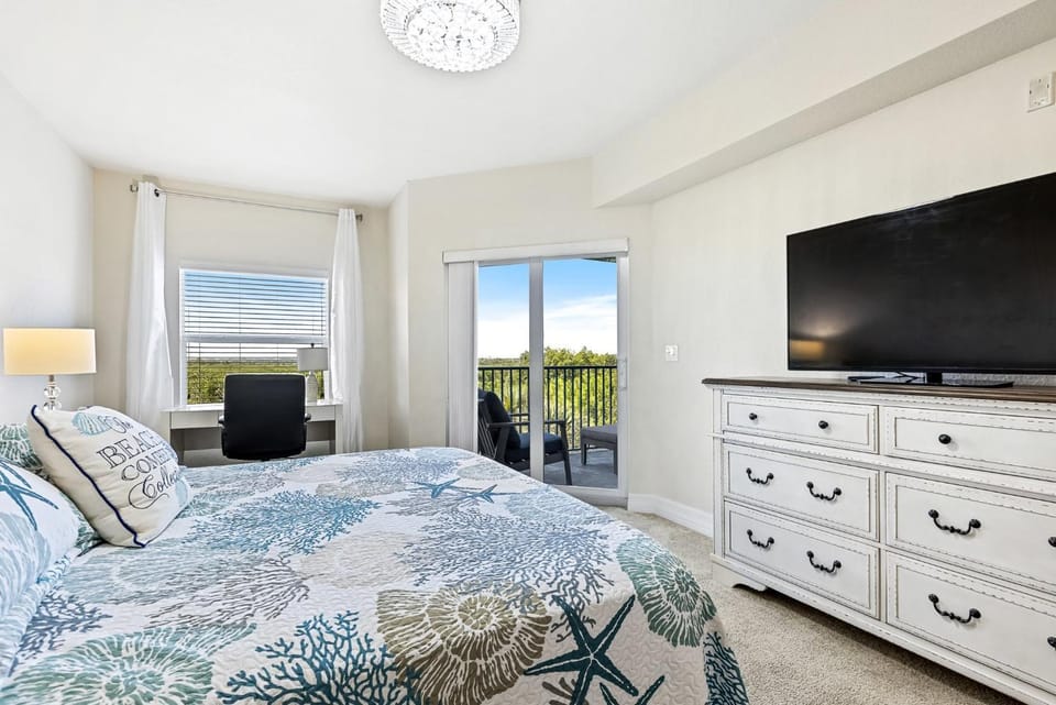 Family-Friendly Oceanwalk Condo Great Amenities & Steps to Beach OW19-305 House in Florida
