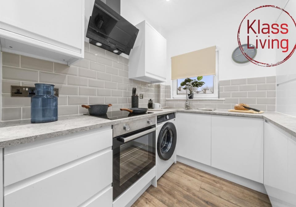 Coffee/tea facilities, Kitchen or kitchenette, Decorative detail, Guests, group of guests, Family