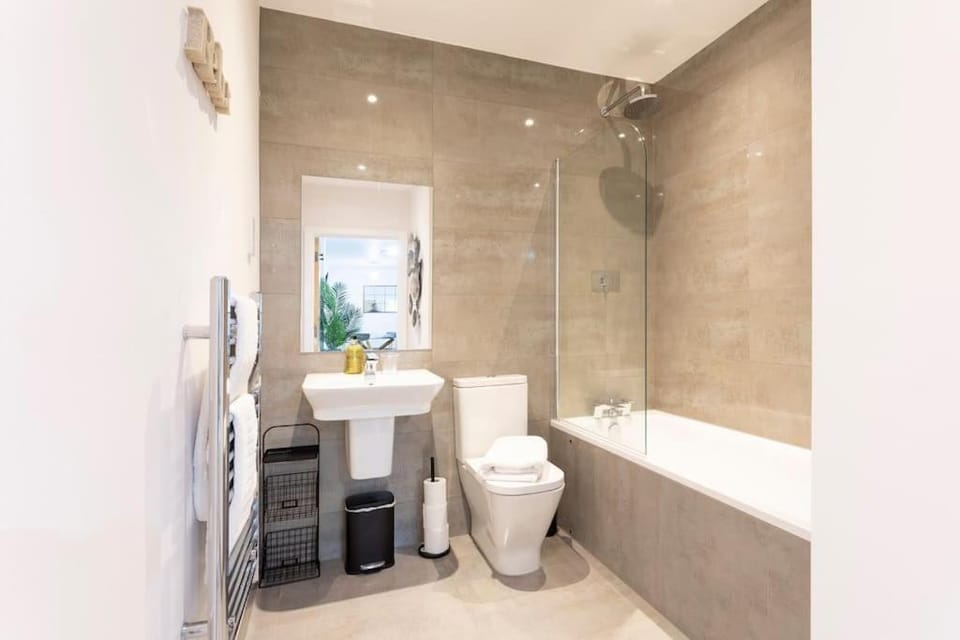 The Albany, Redhill Apartment in Redhill