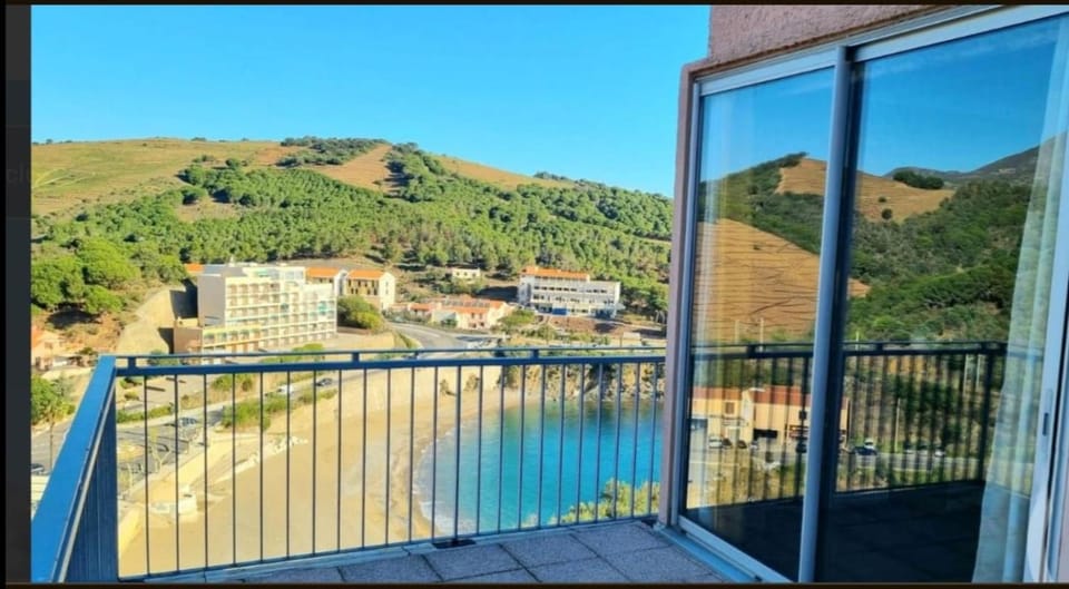 Property building, Natural landscape, View (from property/room), Balcony/Terrace, Mountain view