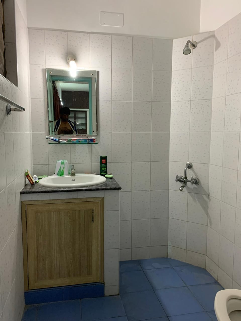 Shower, Toilet, Bathroom