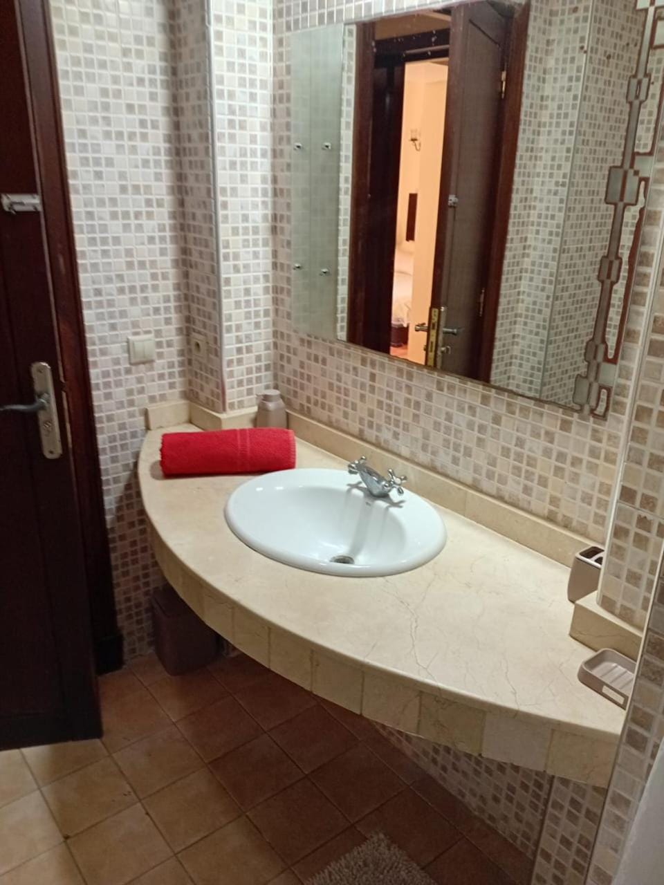 Bathroom, towels