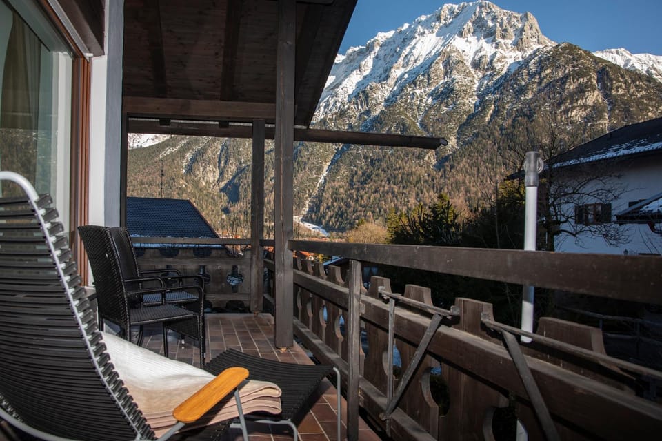 Ferienhaus Zauberberg - Magie der Alpen - by Loewenherz Apartment in Mittenwald
