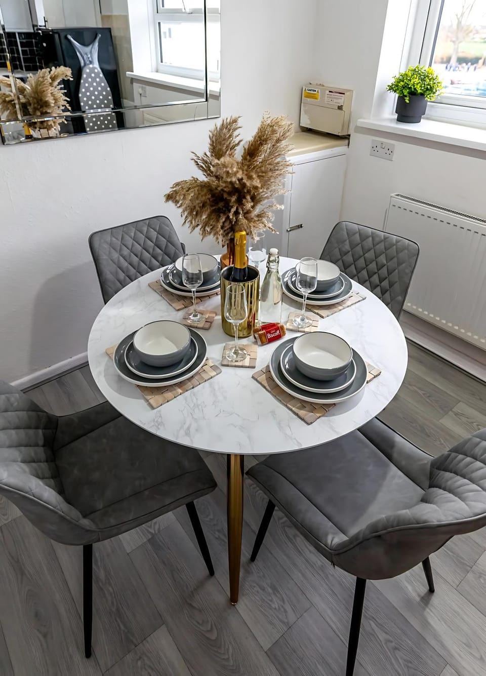 Dining area, Diving, Dinner, Dinner