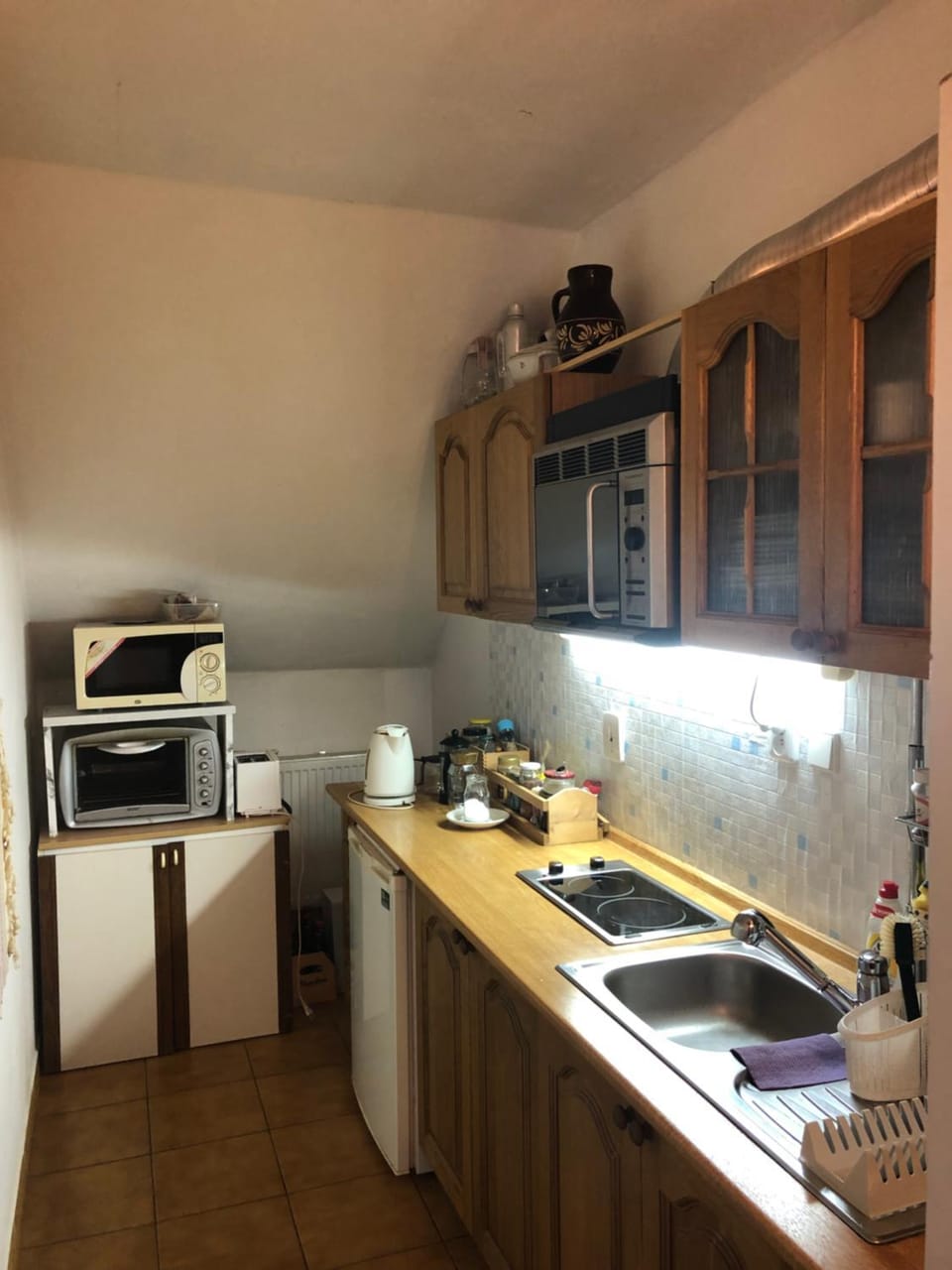 Kitchen or kitchenette