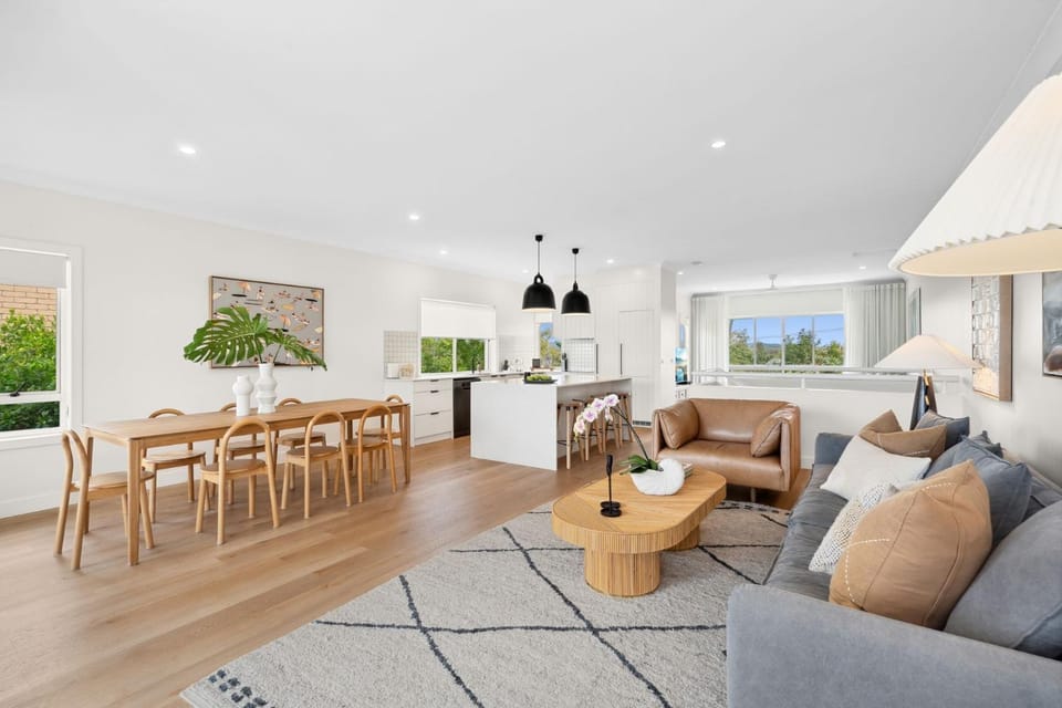 Kitchen or kitchenette, Living room, Dining area