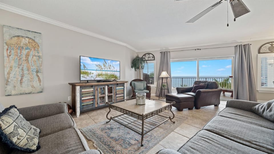 Admirals Quarters 405-Large Beachfront-4 Bedrooms with 3 Kings-Gorgeous-Views Apartment in Orange Beach