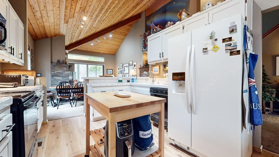 Snowcreek IV #545 condo Apartment in Mammoth Lakes
