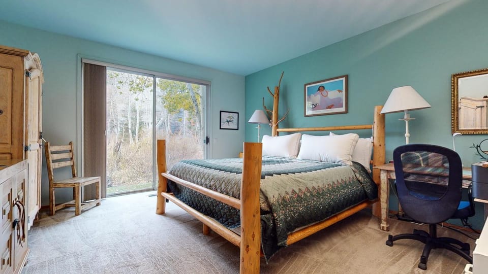 Snowcreek IV #545 condo Apartment in Mammoth Lakes