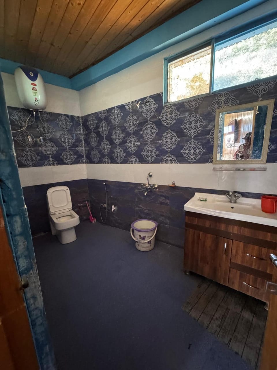 Hotel 19 Tosh Bed and Breakfast in Himachal Pradesh